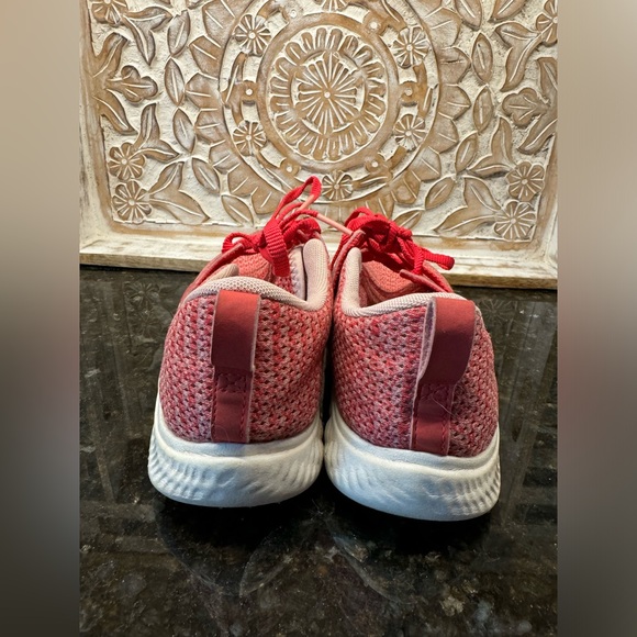 New Balance Size 5 Sneakers - Picture 3 of 6